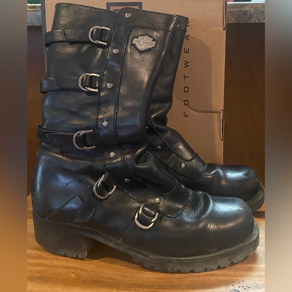 Women’s Harley-Davidson Afton in black. Size 8M.